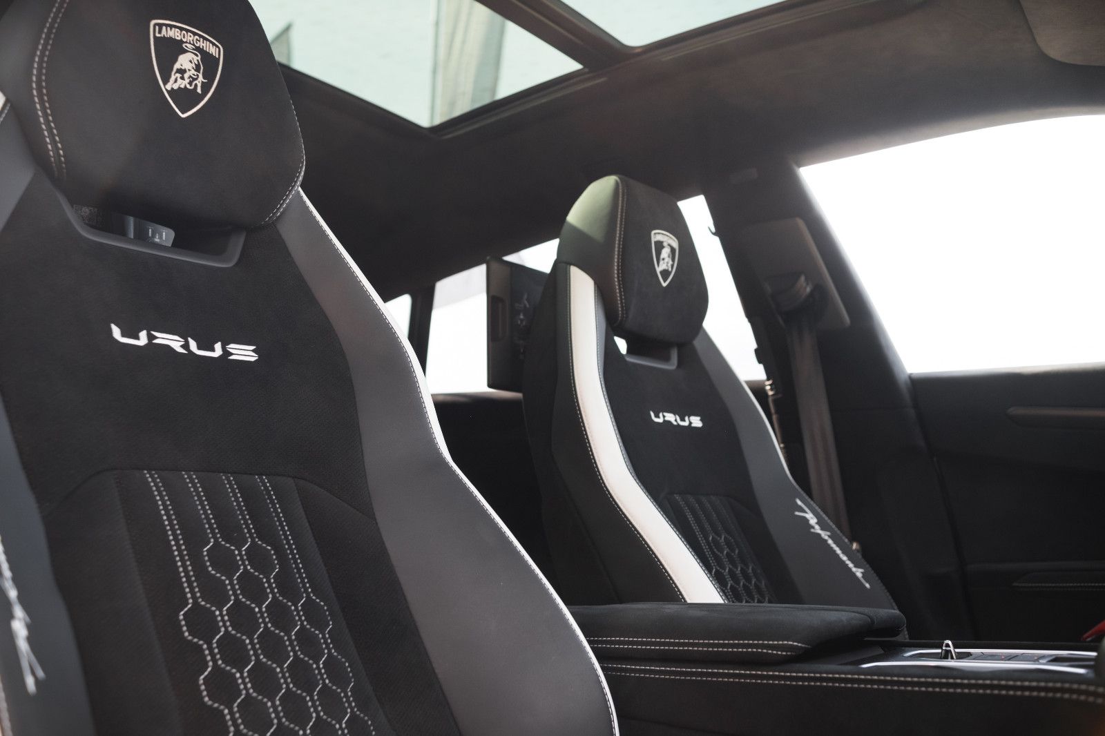 Fahrzeugabbildung Lamborghini Urus Performante, 3D B&O, ADAS, RearSeat, Pano