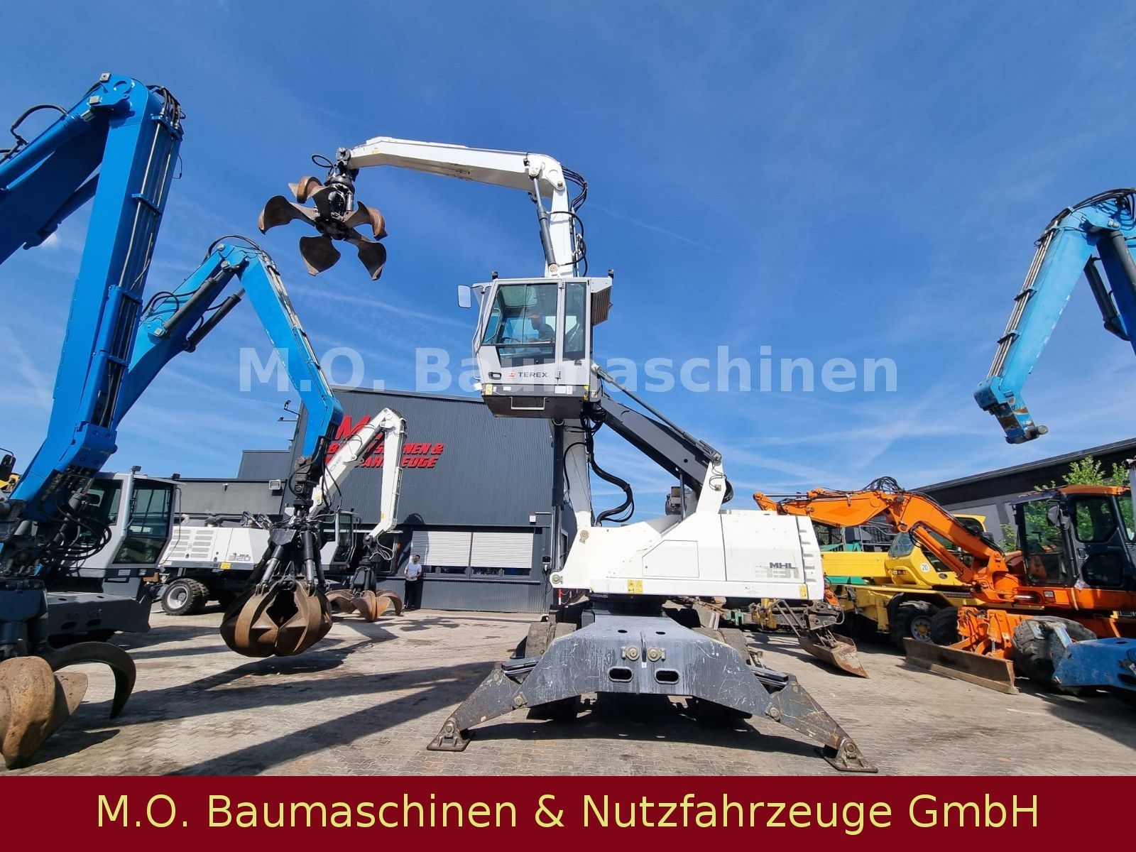 Fahrzeugabbildung Fuchs MHL 331 / ZSA / AC / Hochfahrbare Kabine /
