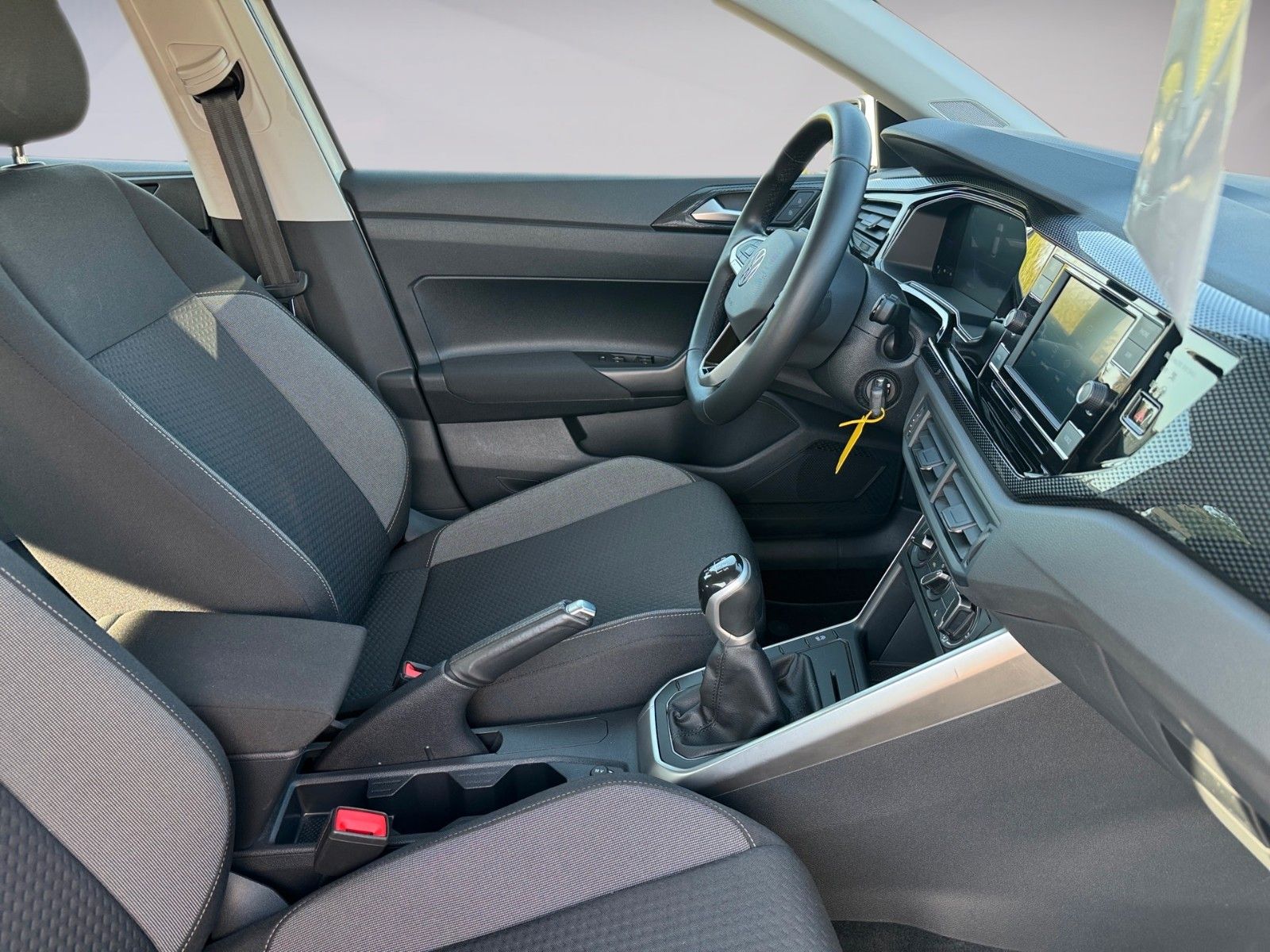 Fahrzeugabbildung Volkswagen Polo VI Life 1.0 MPI