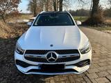 Mercedes-Benz GLC 300 d 4MATIC Autom. - AMG Line Pano AHK - Mercedes-Benz GLC 300 von privat