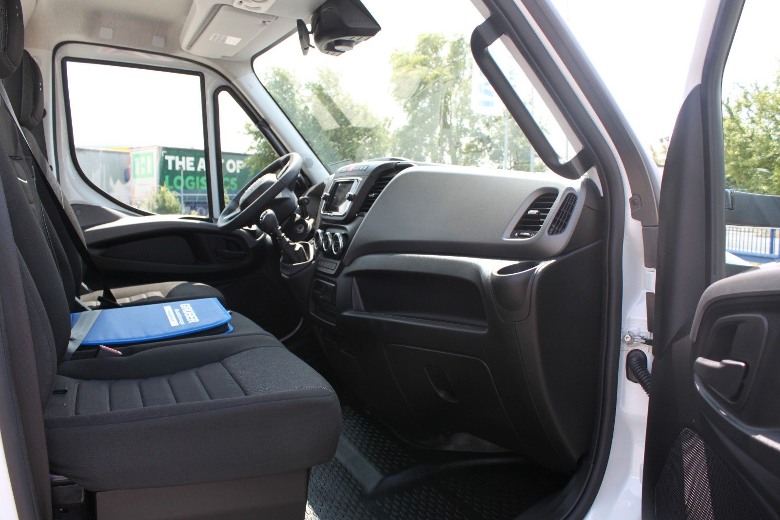 Fahrzeugabbildung Iveco Daily 72 C 18H/P Abrollkipper Palfinger mit Cont