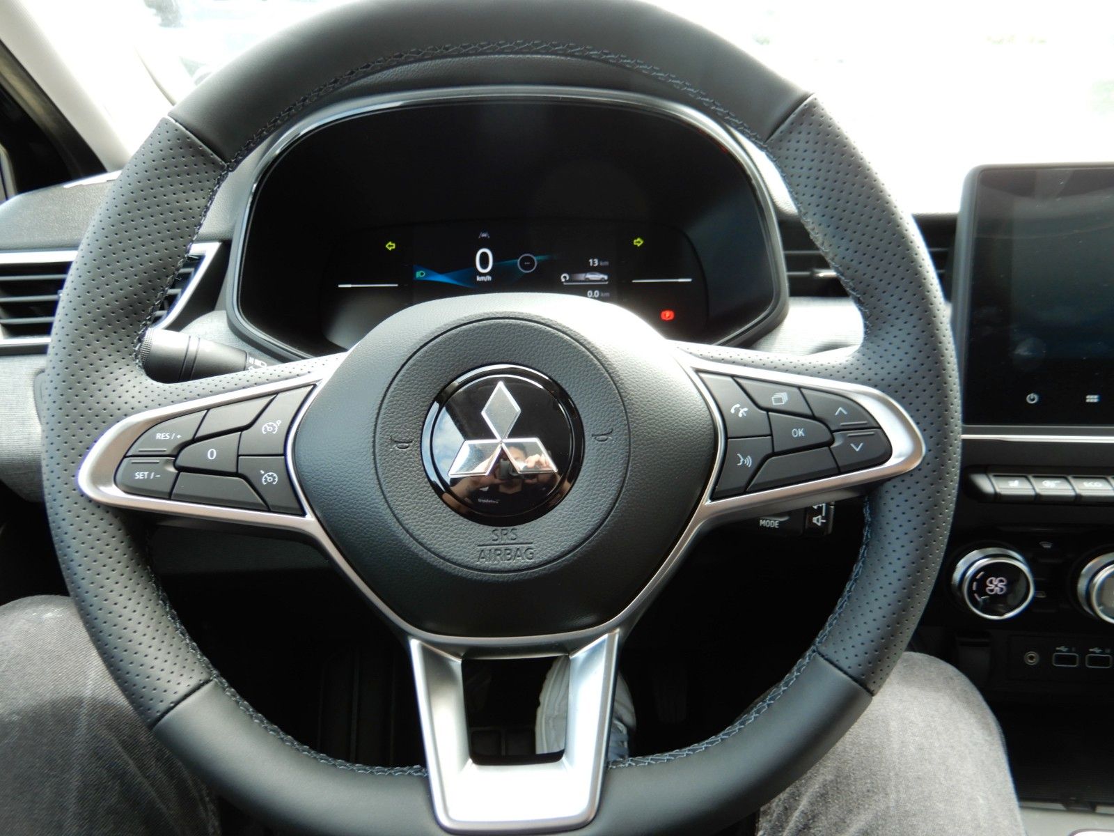 Fahrzeugabbildung Mitsubishi Colt MY25 1.0  Turbo Benziner Plus LED Sitzhzg