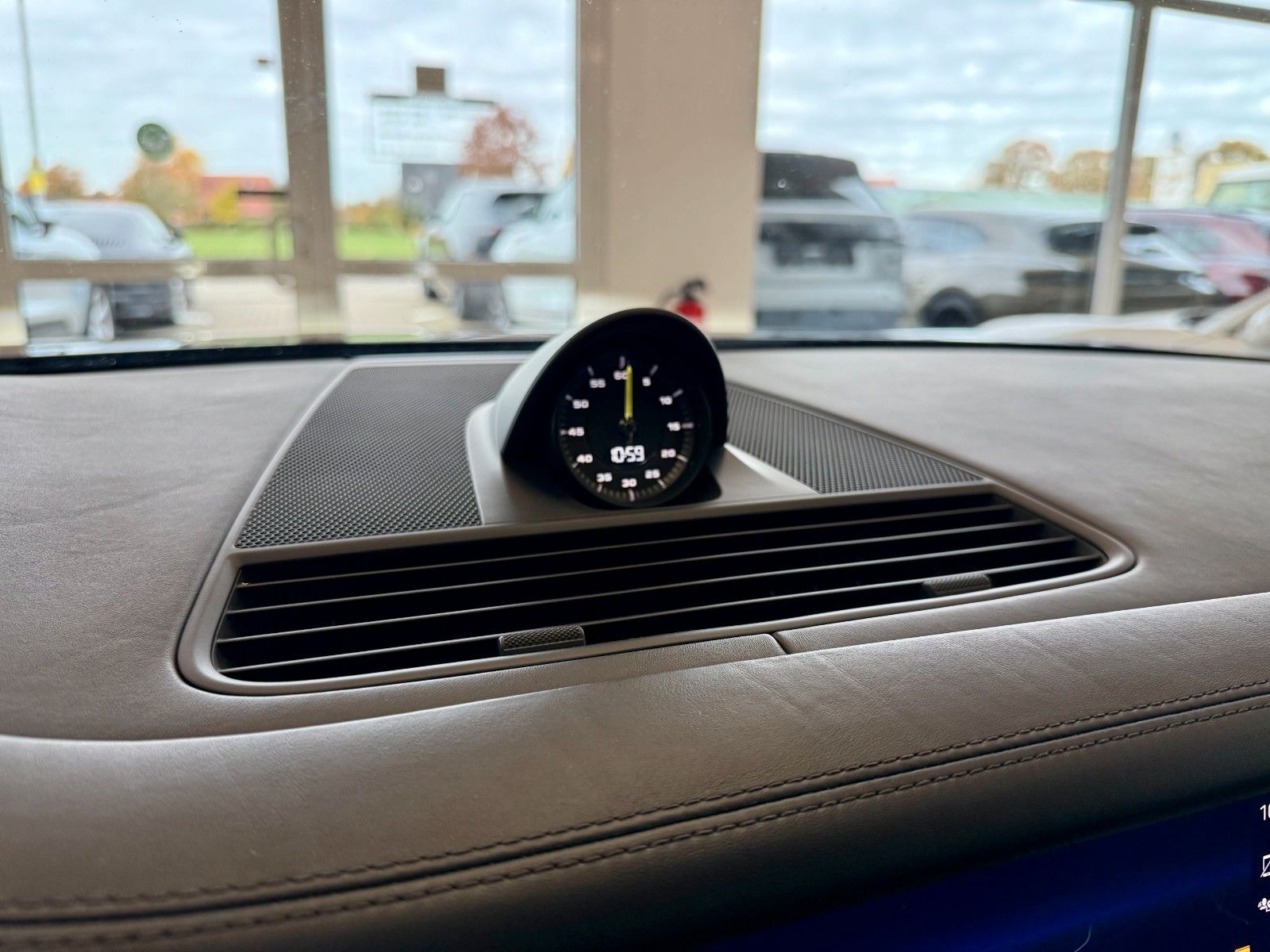 Fahrzeugabbildung Porsche Panamera 4 E-Hybrid Platinum Edition HeadUP/ACC