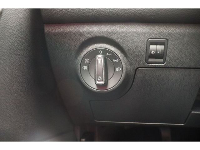 Fahrzeugabbildung SEAT Arona 1.5 FR-Design NAVI AHK KAMERA