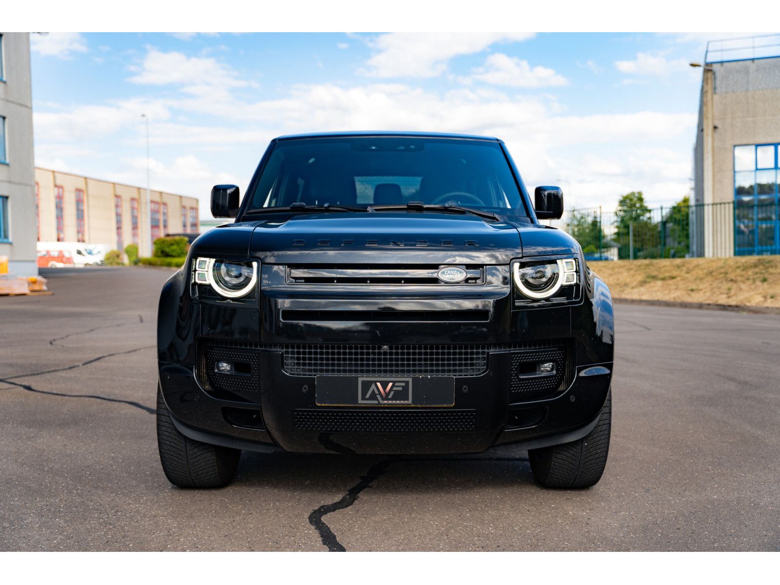 Land Rover Defender 90 P525 BLACK PACK - V8 SUPERCHARGE imagem 2
