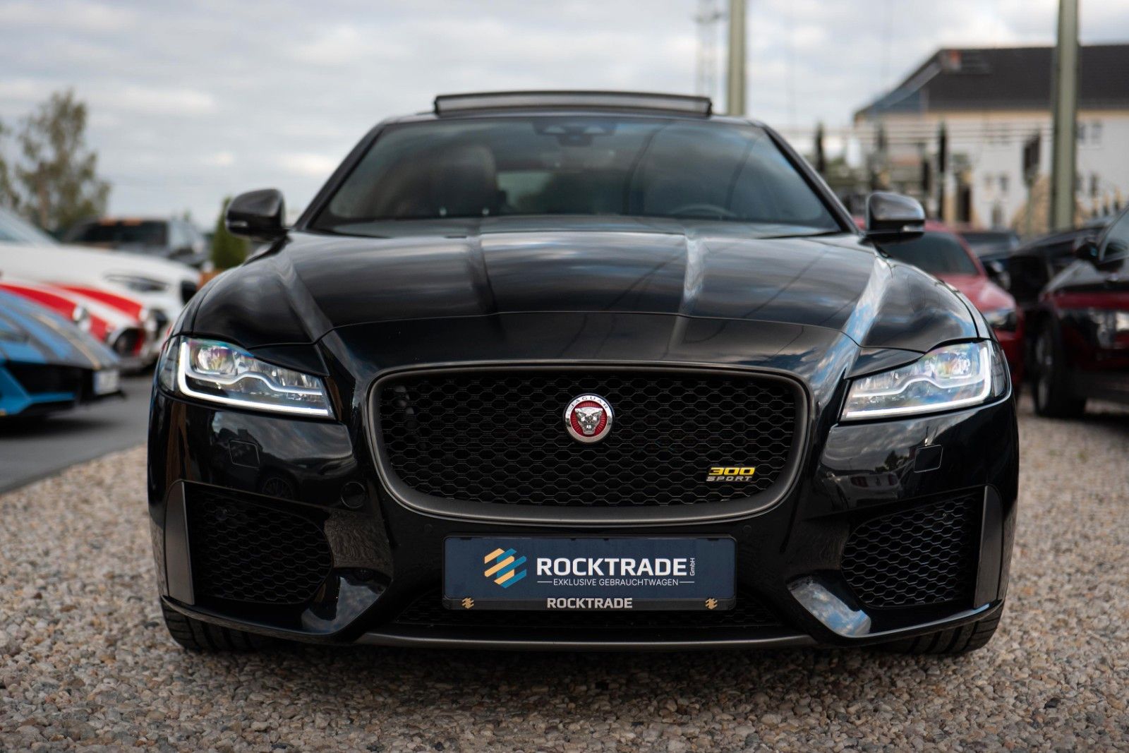 Fahrzeugabbildung Jaguar XF 300 Sport Black Edition | Pano | LED | 20Zoll