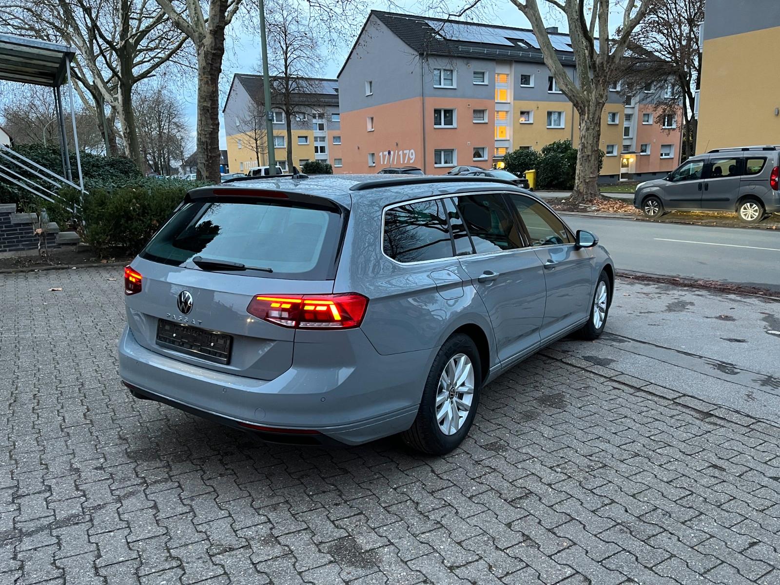Volkswagen Passat Variant Business *SHZ*VRT*NAVI*TÜV NEU