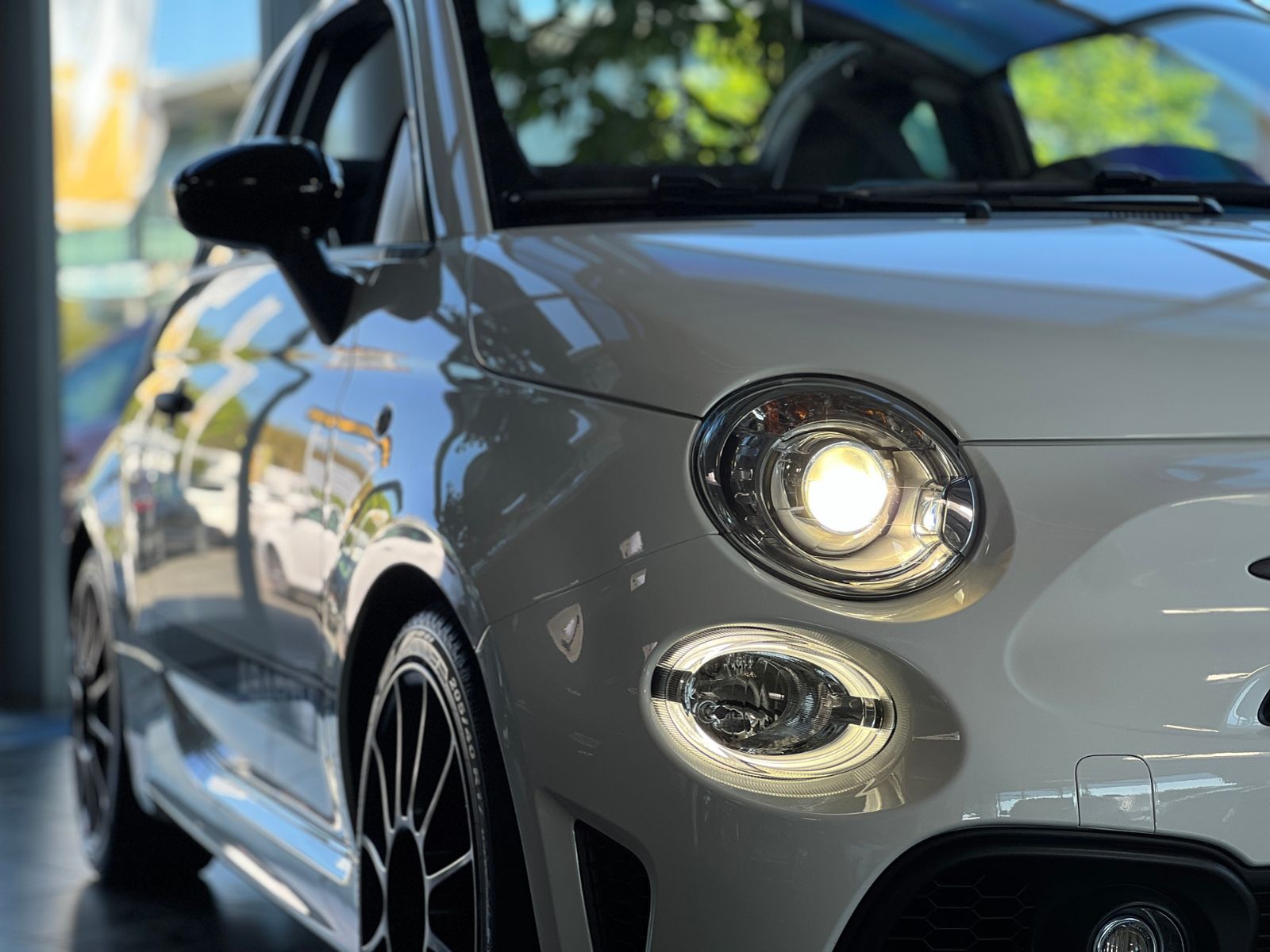 Fahrzeugabbildung Abarth 595C esseesse BEATS XENON NAVI ALU