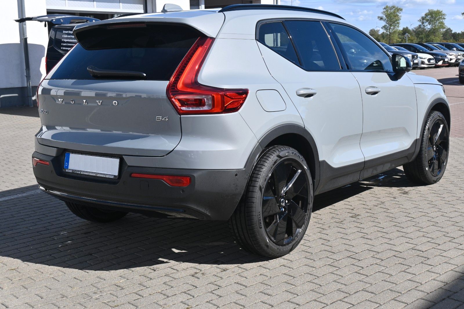 Fahrzeugabbildung Volvo XC40 B4 DKG Plus Black*STDHZG*Pixel*360°*20"