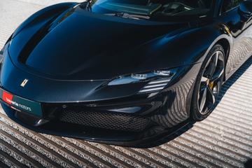 2021 Ferrari SF90 照片 3