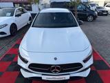 Mercedes-Benz A 180 AMG Line*Night-Paket*LED*Keyl.* - Mercedes-Benz A 180 mit Benzin-Antrieb: Automatik