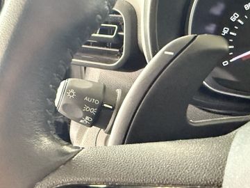Citroën Berlingo 1.2 EAT8 KAMERA NAVI PANO SITZHZ HEADUP