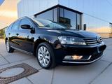 Volkswagen Automatik-Navigation-PDC-Klima-Start Stop-Garage - gebrauchte VW Passat Variant aus dem Jahr 2013