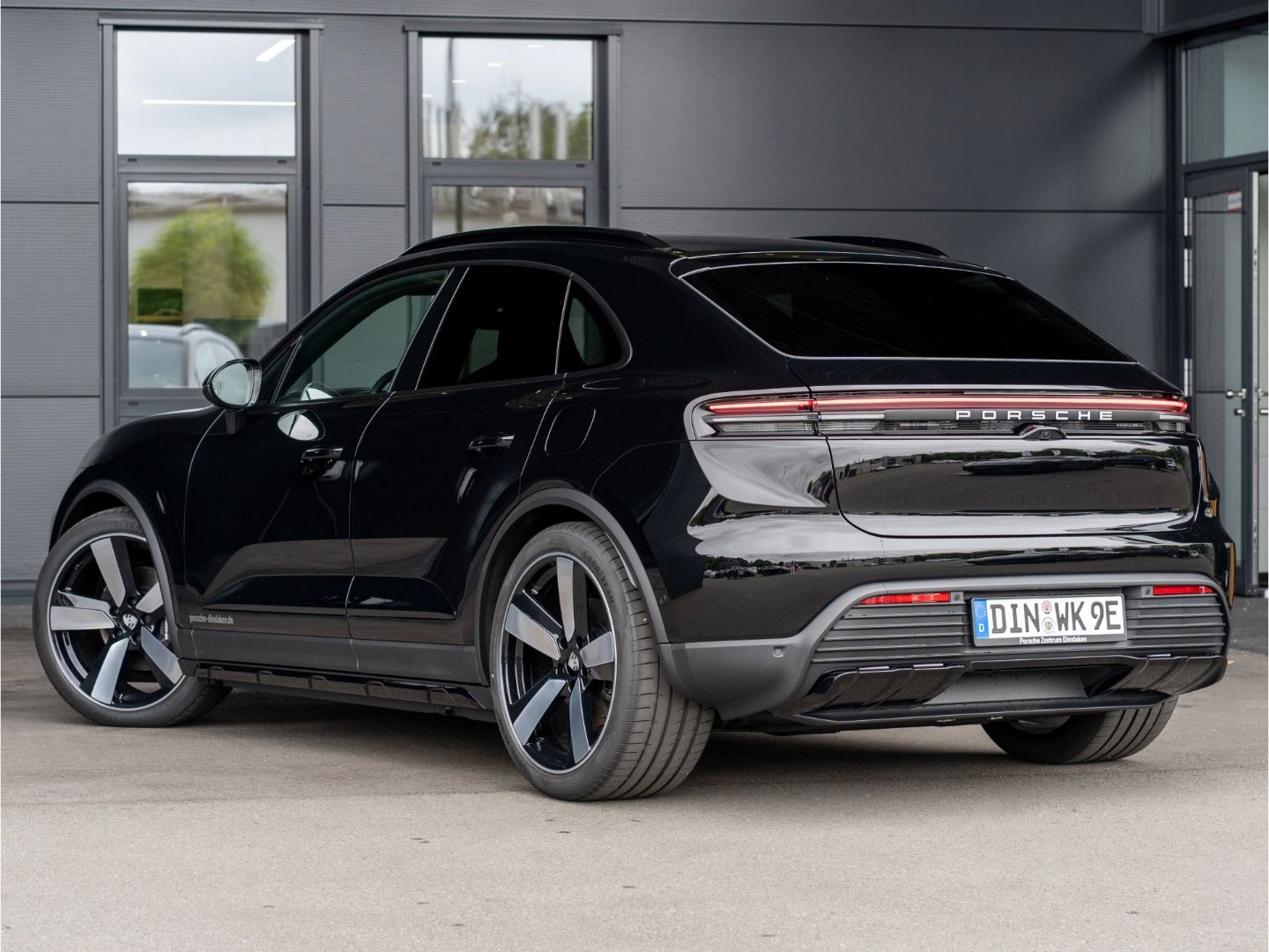 Porsche Macan 4 Offroad Design BOSE 22'' Matrix ACC 0,25 imagem 3