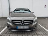 Mercedes-Benz Mersedes A180 - Mercedes-Benz: Mersedes