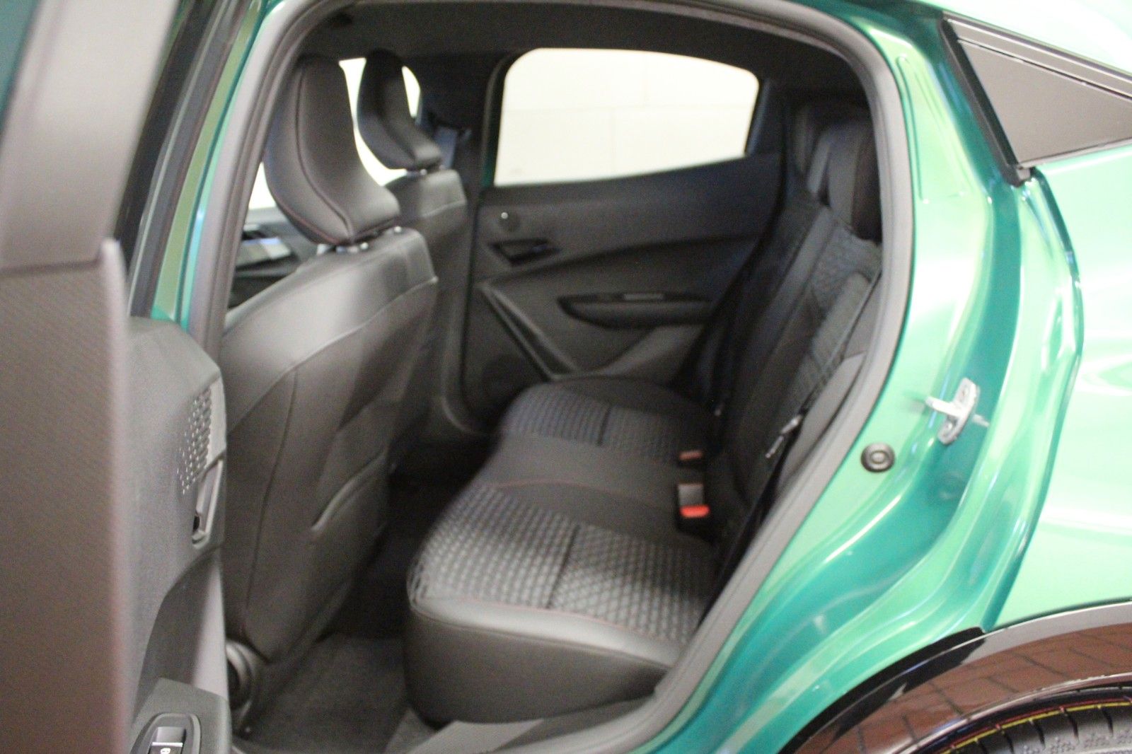 Fahrzeugabbildung Renault Clio VI E-Tech 160 Full Hybrid Techno