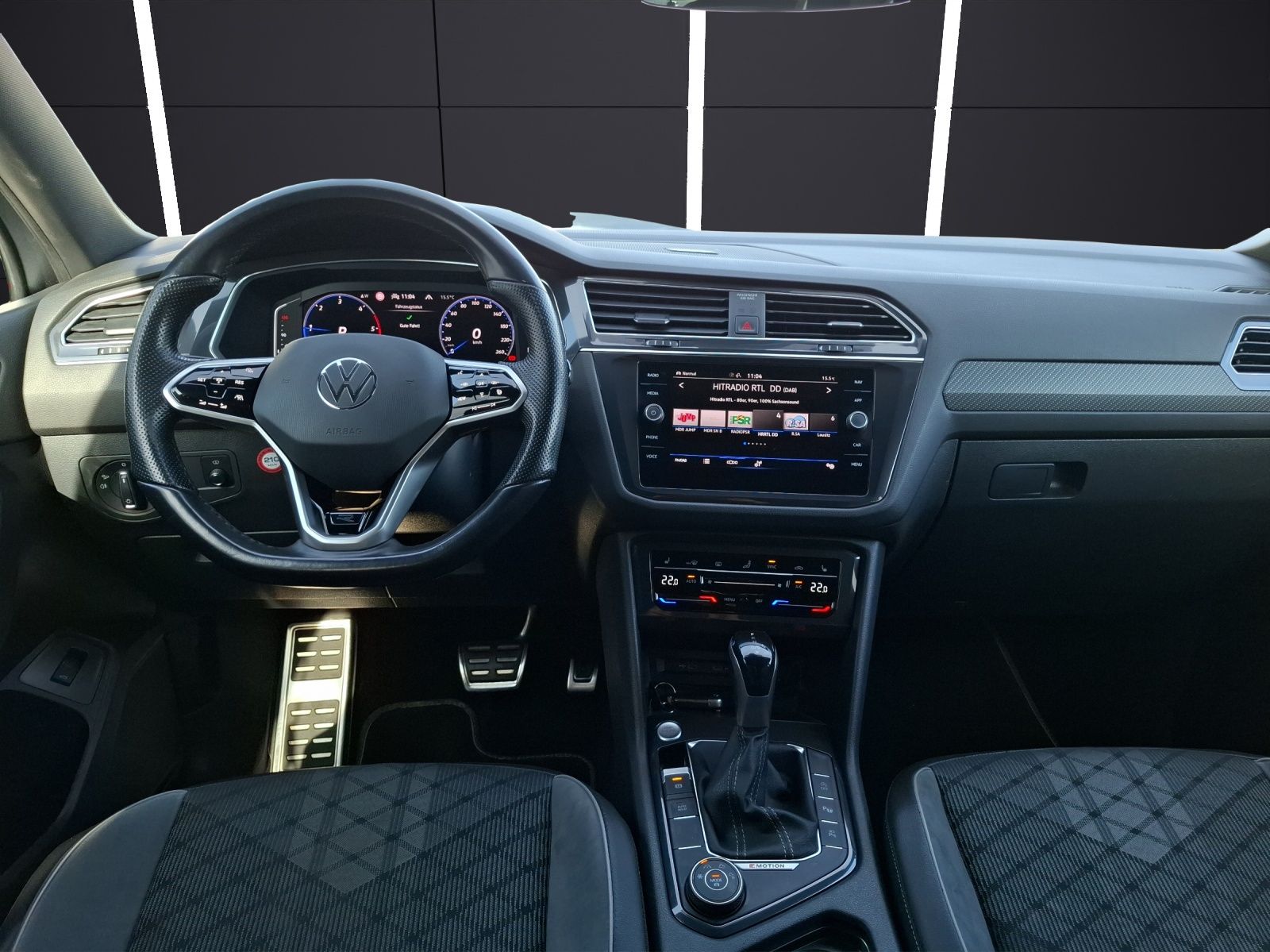 Fahrzeugabbildung Volkswagen Tiguan Allspace TDI R-Line DSG 4M Matrix AHK Nav