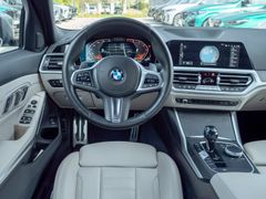 BMW 330 – 13 / 32