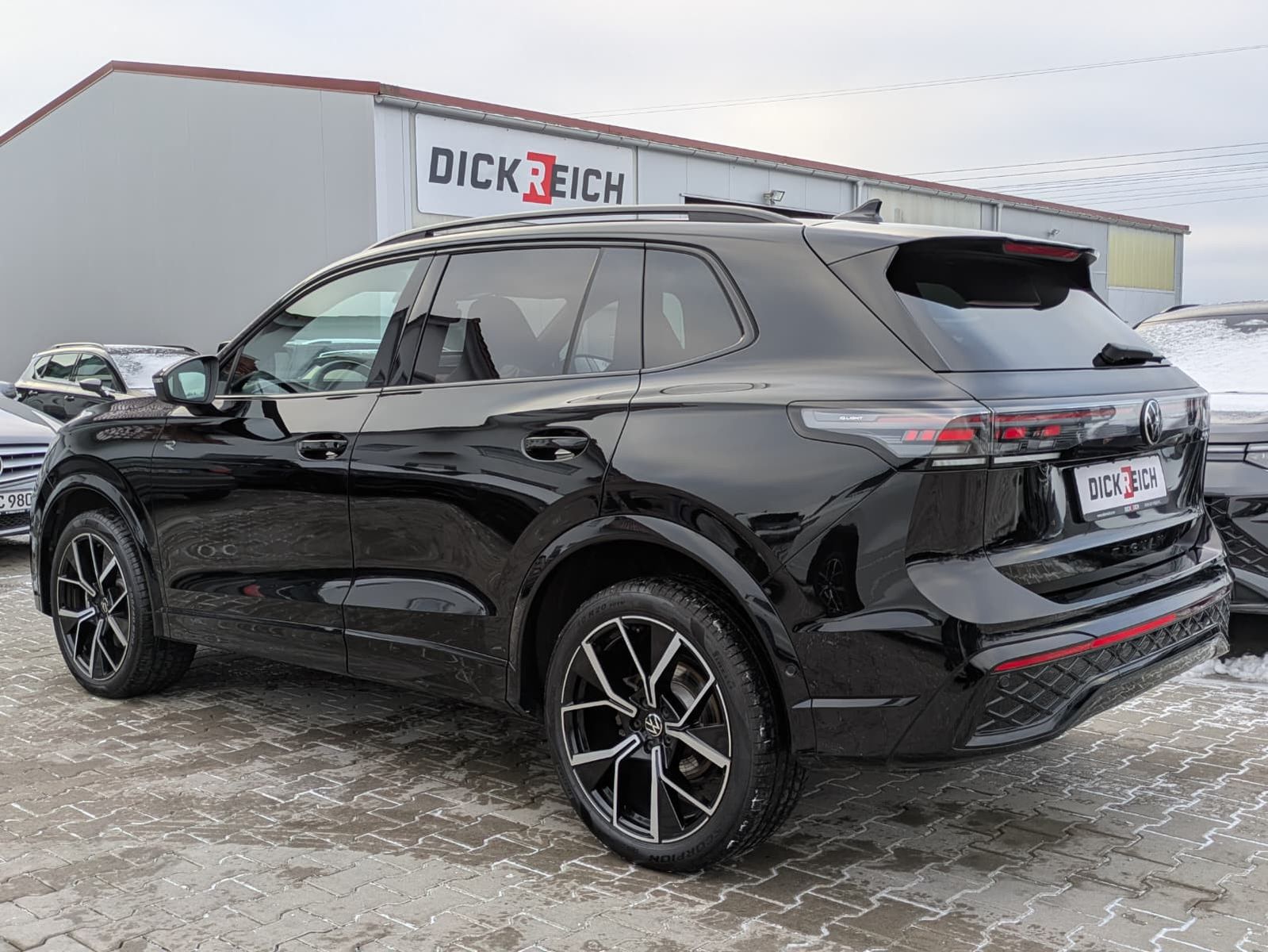 Fahrzeugabbildung Volkswagen Tiguan 2.0 TDI 4M R-Line PANO*H&K*AHK*MATRIX*20"