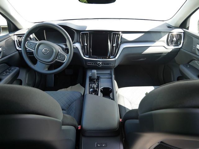 Volvo V60 Kombi 2.0 Core MEMORY PDC SHZ KAMERA AHK foto 8