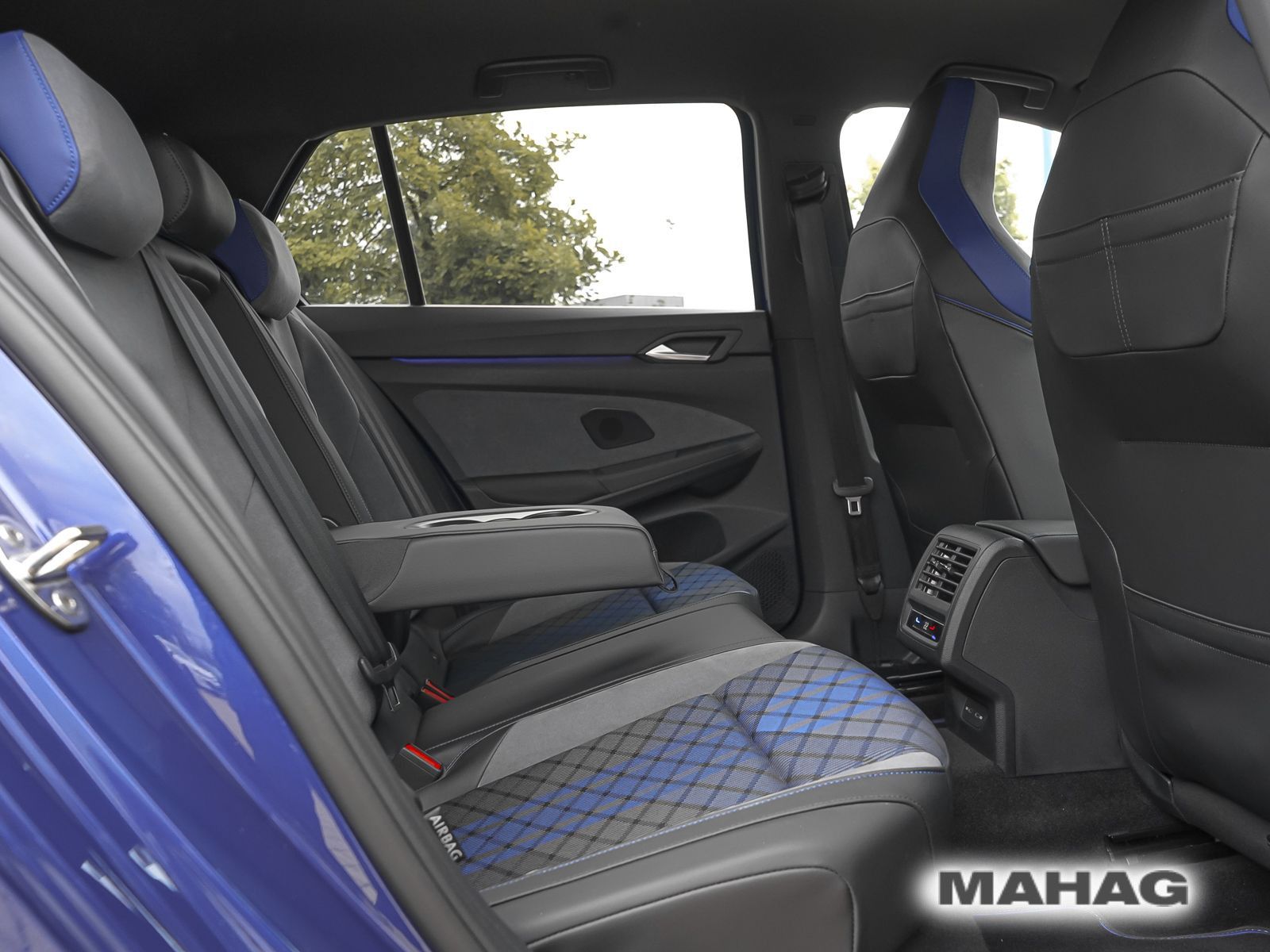 Volkswagen Golf VIII R 2.0 TSI 4MOT IQ.Light IQ.Drive Navi foto 16