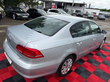 Volkswagen Passat - 8