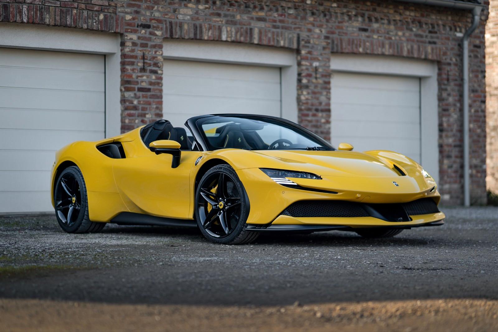 Ferrari SF90 SPIDER | TAX | 1 OWNER | LIFT | CARBON