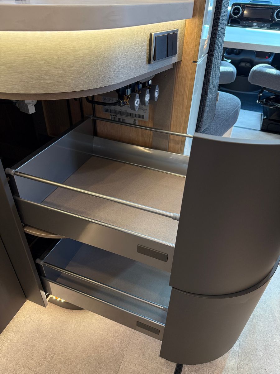 Fahrzeugabbildung HYMER / ERIBA / HYMERCAR B-Klasse ML T BlackLine 780 - Vollausstattung!