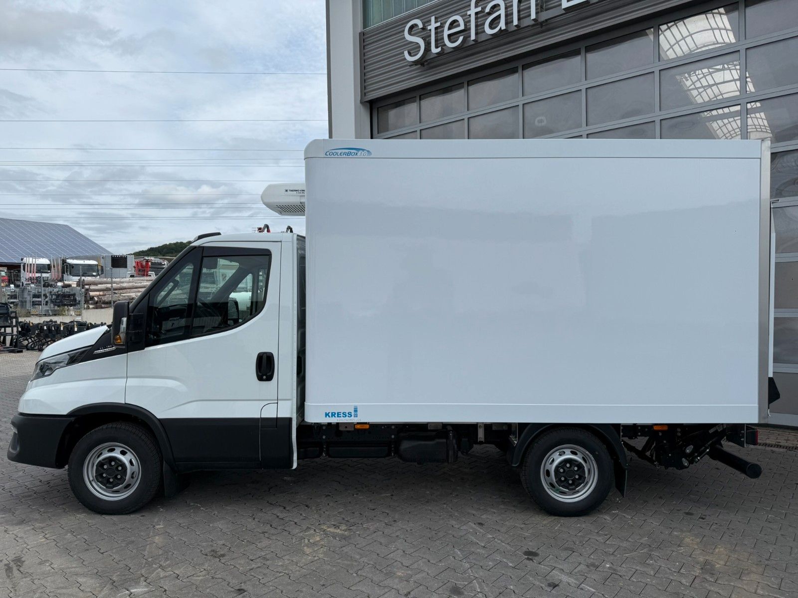 Fahrzeugabbildung Iveco Daily 35S16HA8/P Kühlkoffer *R 3450 mm*Luft*LBW*