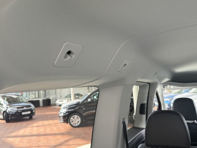 Volkswagen Caddy Maxi eHYBRID DSG STYLE LED ACC KAM 7SITZ