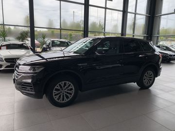 Volkswagen Touareg - 11