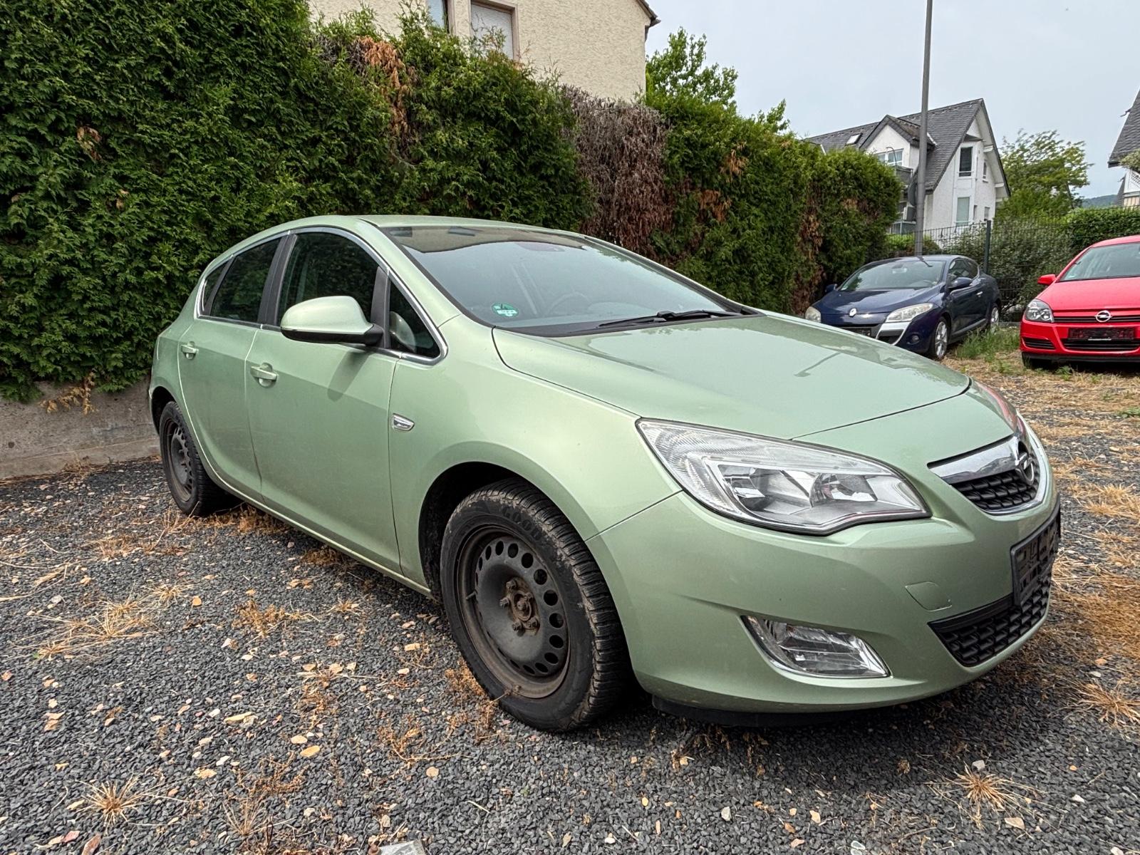 Opel Astra J Lim. 5-trg. Innovation