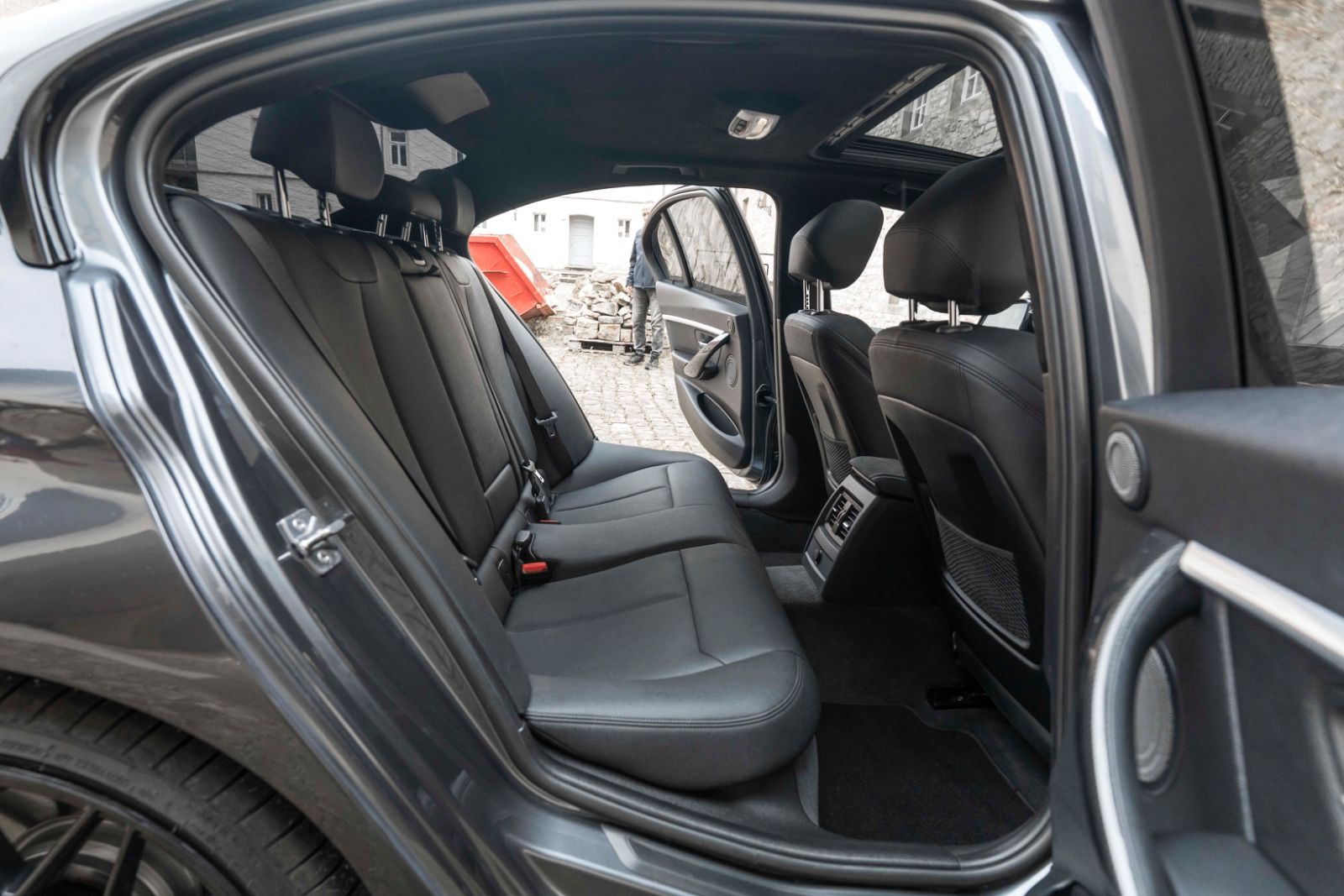 Fahrzeugabbildung BMW 335I M-Performace H&K KAM NAV ALC CARBON M