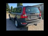 Volvo XC70 2.4 D5 AWD Momentum Oyster Grau Metallic - Volvo XC70 aus 2009