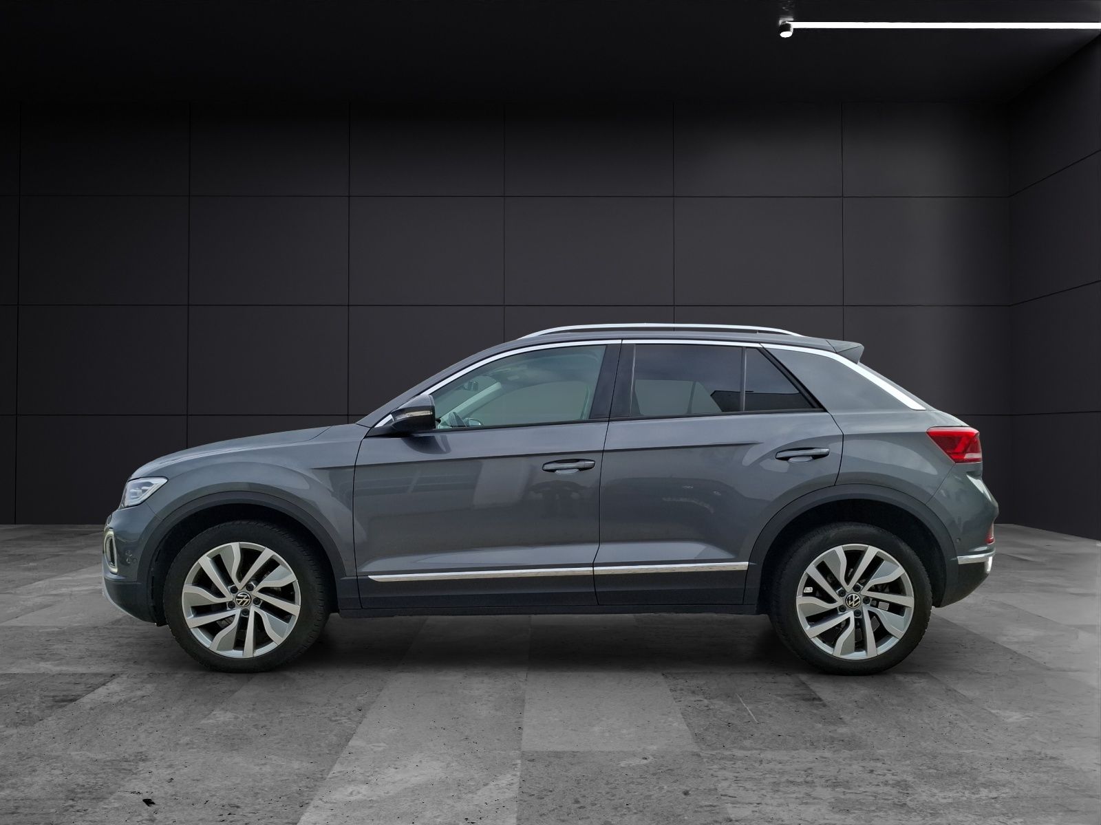 Fahrzeugabbildung Volkswagen T-Roc TSI Style LED AHK Navi AID ACC RFK SH 18"