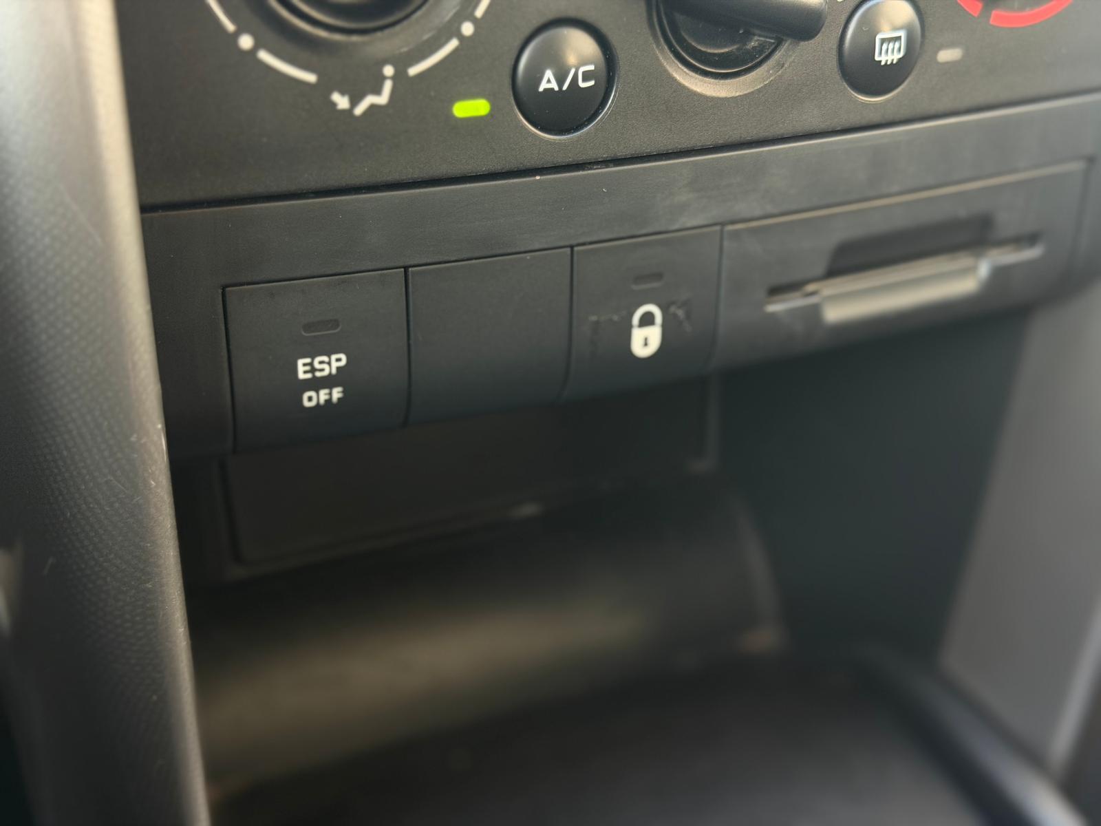 Peugeot 207 2009 — photo 14