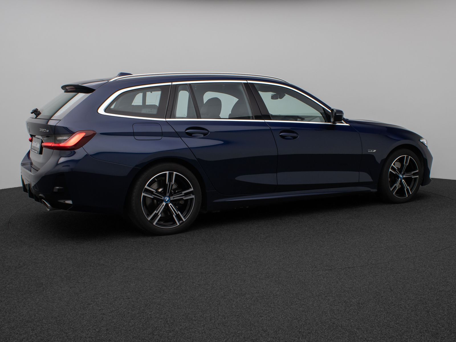 Fahrzeugabbildung BMW 320e M Sport DAB Widscreen PDC Individual 18Zoll