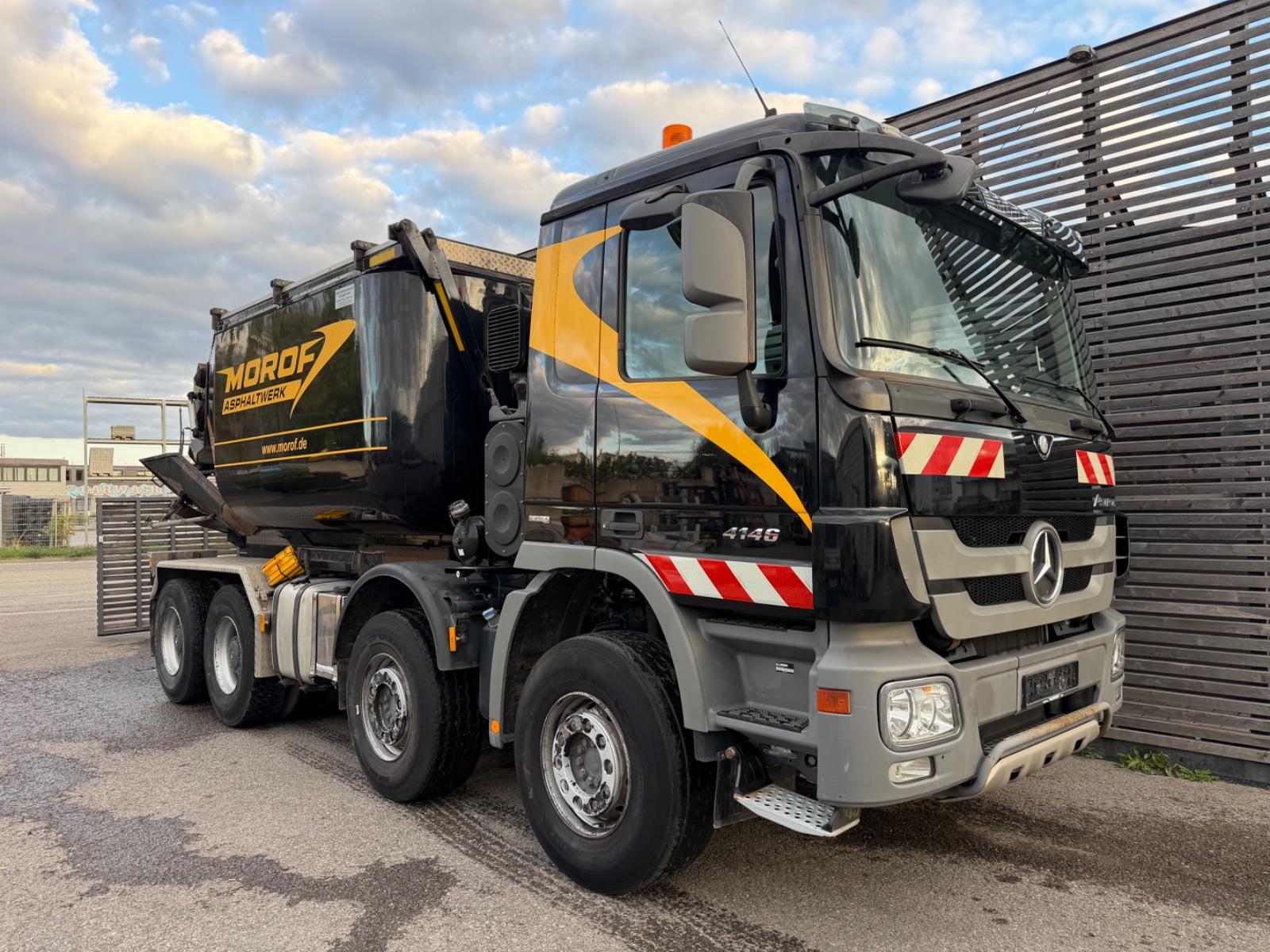 Mercedes-Benz Actros 8x4 4146 Asphaltbox