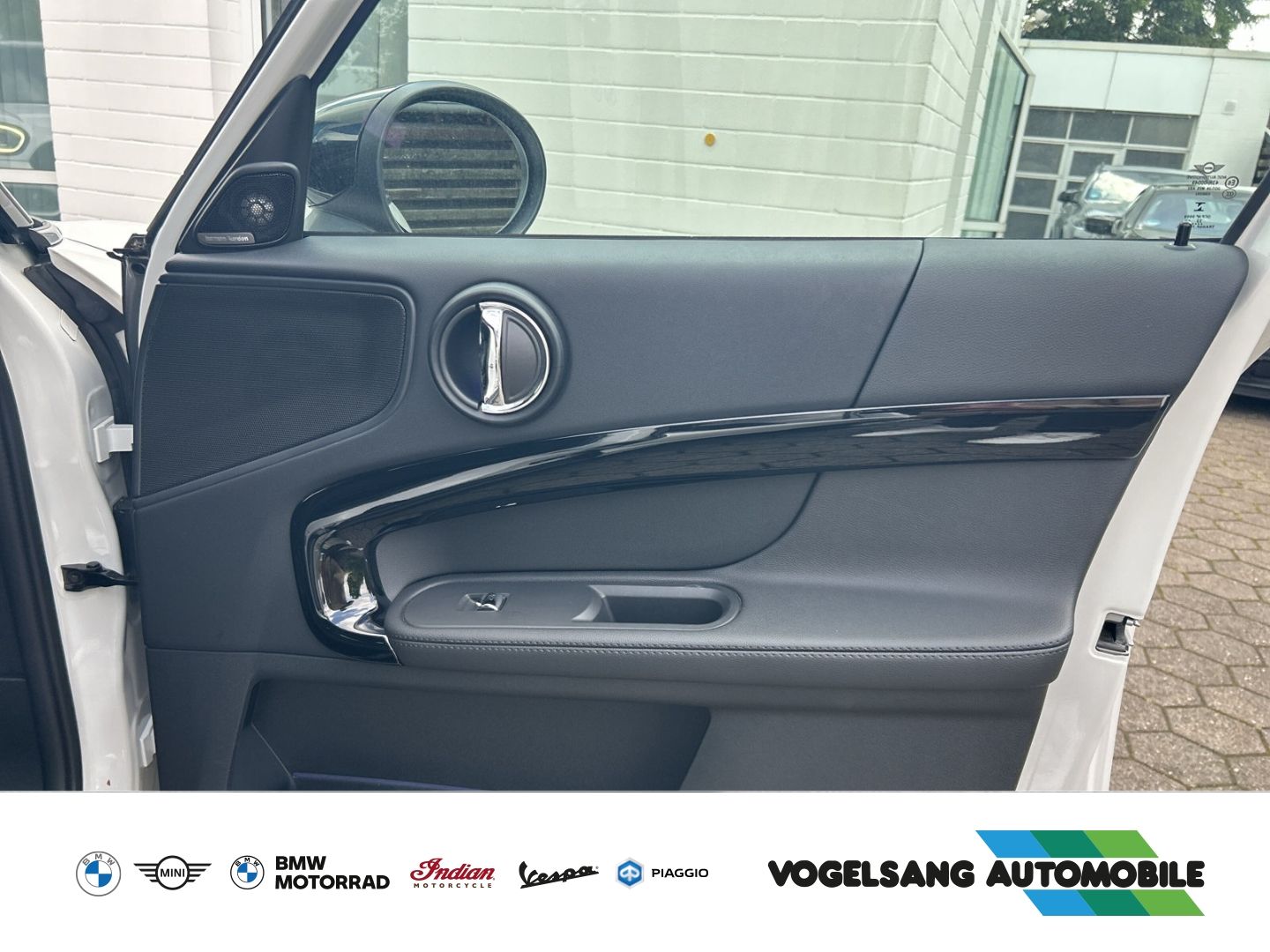 Fahrzeugabbildung MINI Cooper SE Countryman John Cooper Works Trim,ALL4