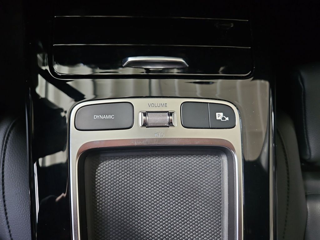 Fahrzeugabbildung Mercedes-Benz CLA 180 Coupé Progressive Distronic+ LED Memory
