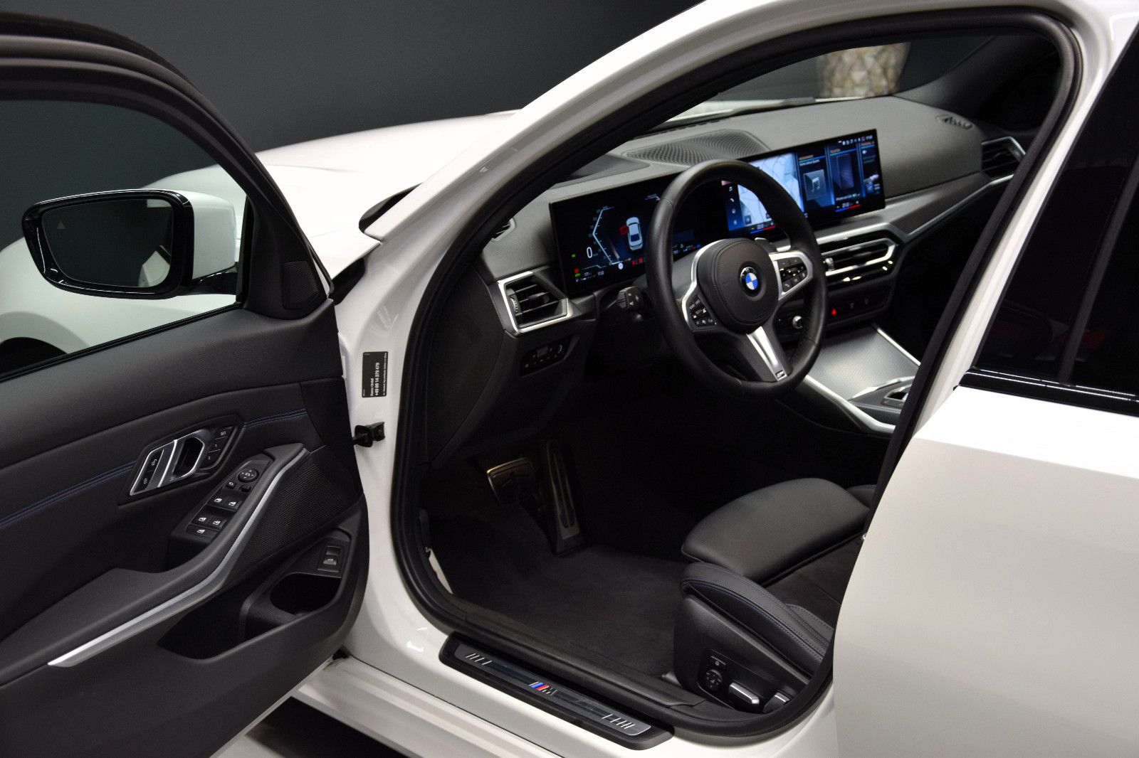 Fahrzeugabbildung BMW 320 i xDrive M Sport Schiebed. ACC Kamera HeadUp