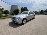 Mercedes-Benz E 320 ELEGANCE AUTOMATIK*KLIMAAUT*AHK*EPH* - Mercedes-Benz E-Class aus 2002