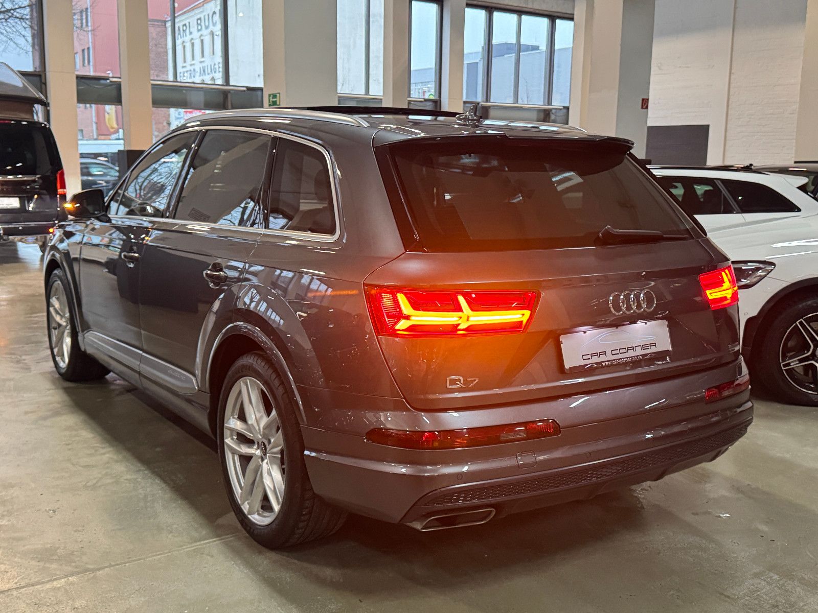 Fahrzeugabbildung Audi Q7 3.0 TDI QUATTRO 3X S-LINE VOLLAUSTATTUNG 21´