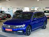 Volkswagen Passat 2.0 TDI R-Line 4M *AHK*STHZ*PAN*HUD*360° - Volkswagen Passat Variant in Leipzig