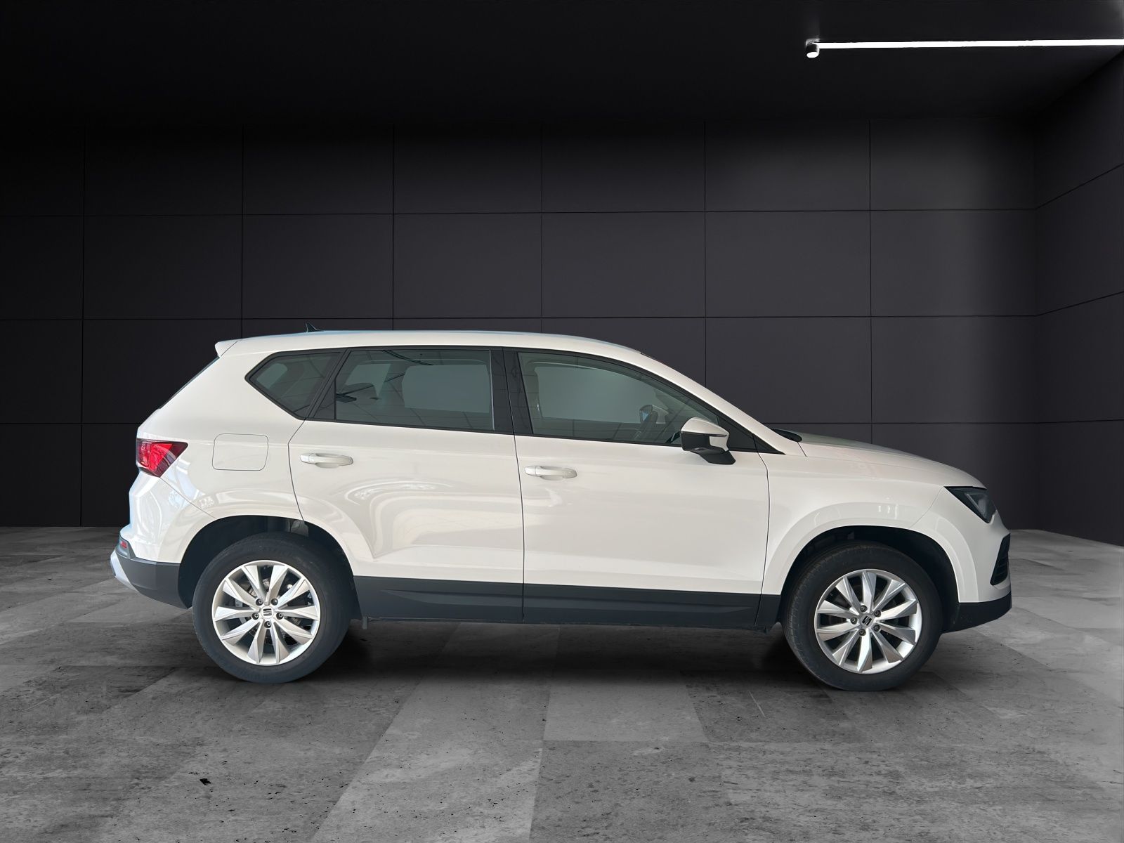 Fahrzeugabbildung SEAT Ateca TSI Style LED Navi GRA RFK SH