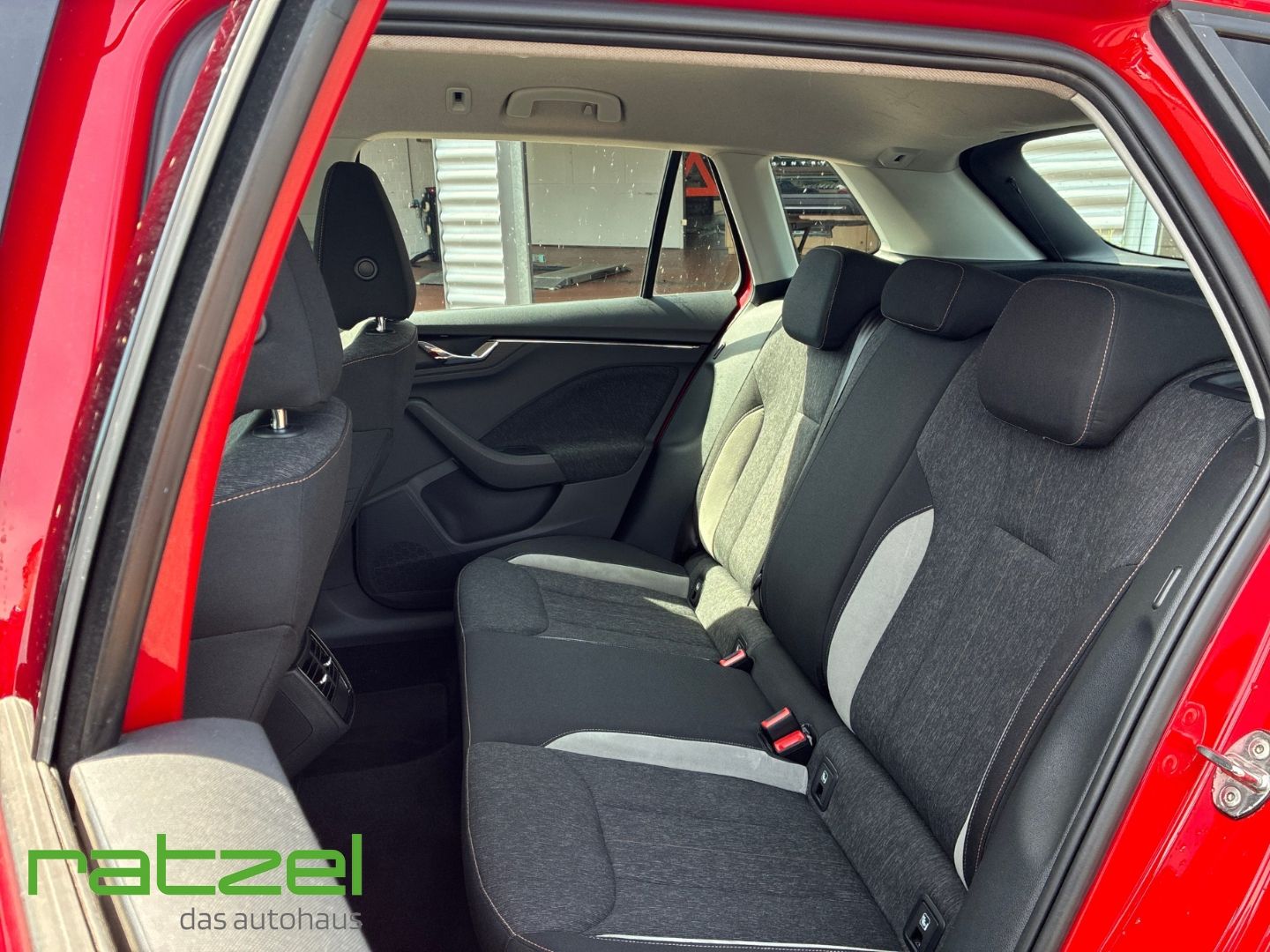 Fahrzeugabbildung SKODA Kamiq Style 1.6 TDI DSG AHK-klappbar Navi digita