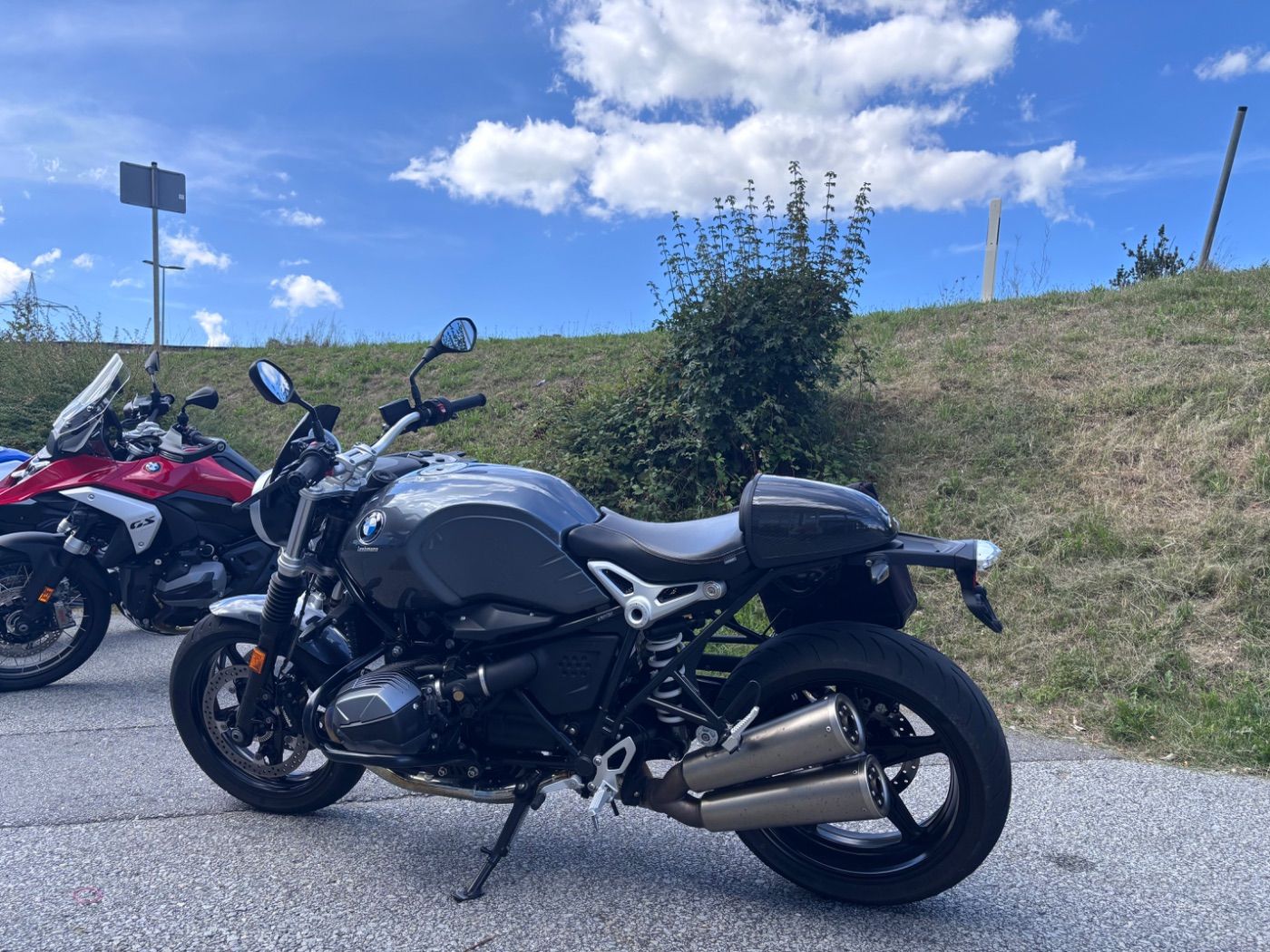 Fahrzeugabbildung BMW R nine T Pure, Heckumbau Carbon, Rizoma WS,