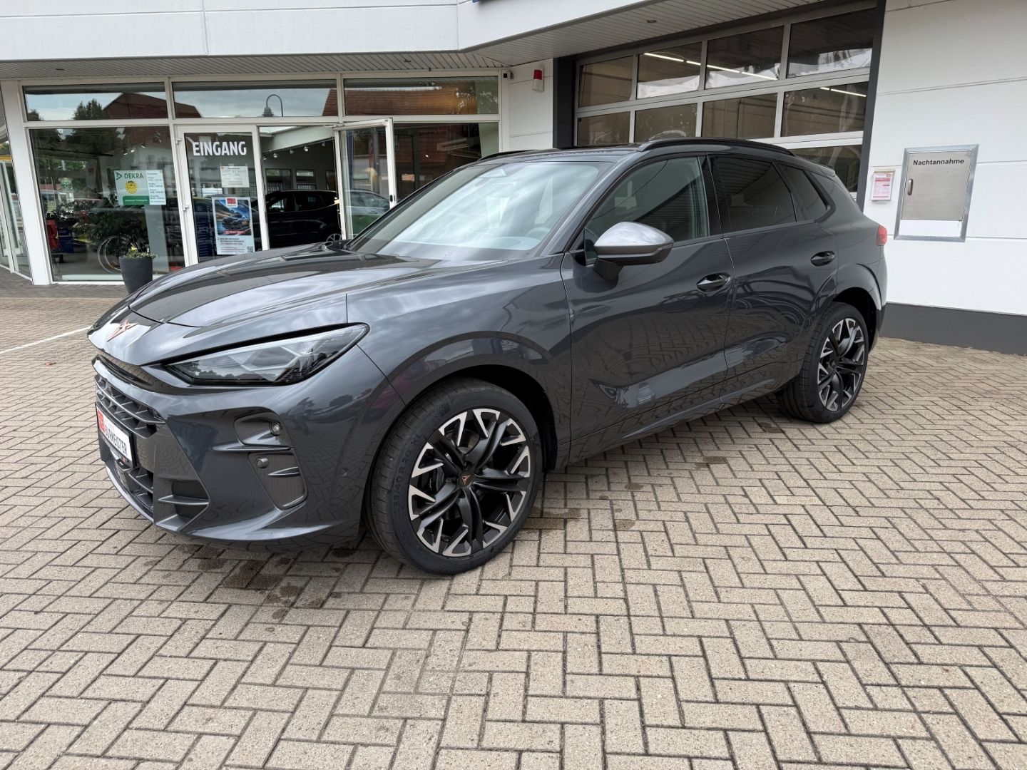 Fahrzeugabbildung CUPRA Terramar 2.0 TSI 4drive VZ HUD AD Pano Navi LED