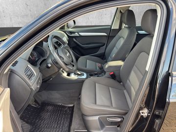 Audi Q3 1.4 TFSI basis Navi+SHZ+2xKlima+LM+PDC+AUT