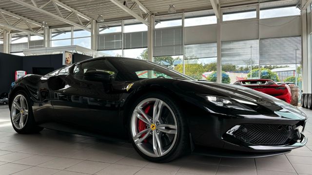 Ferrari 296 GTB  schwarz-schwarz/Lift/JBL Sound/Schblitz